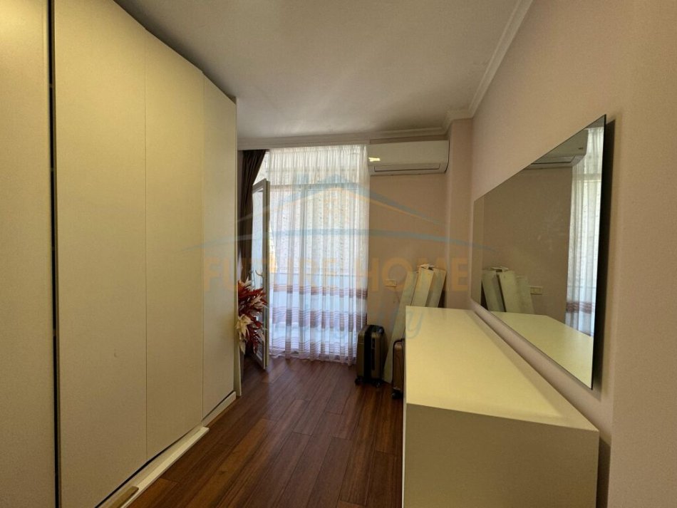 Tirane, shitet apartament 2+1+Ballkon Kati 3, 74 m² 210.000 € (Selvia)