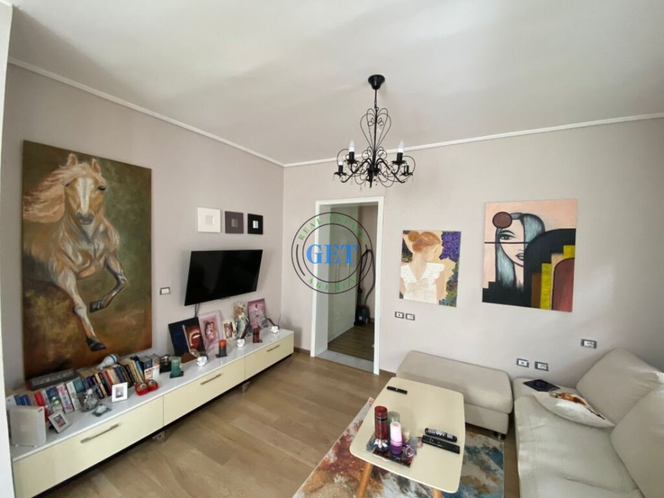 Durres, shitet apartament 2+1+Ballkon Kati 1, 118 m² 130.000 € (Ish Rajoni)
