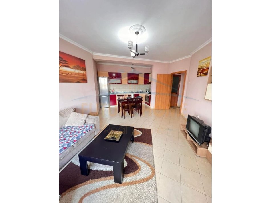 Tirane, shitet apartament 2+1+Ballkon Kati 6, 92 m² 130.000 € (UNAZA E RE)