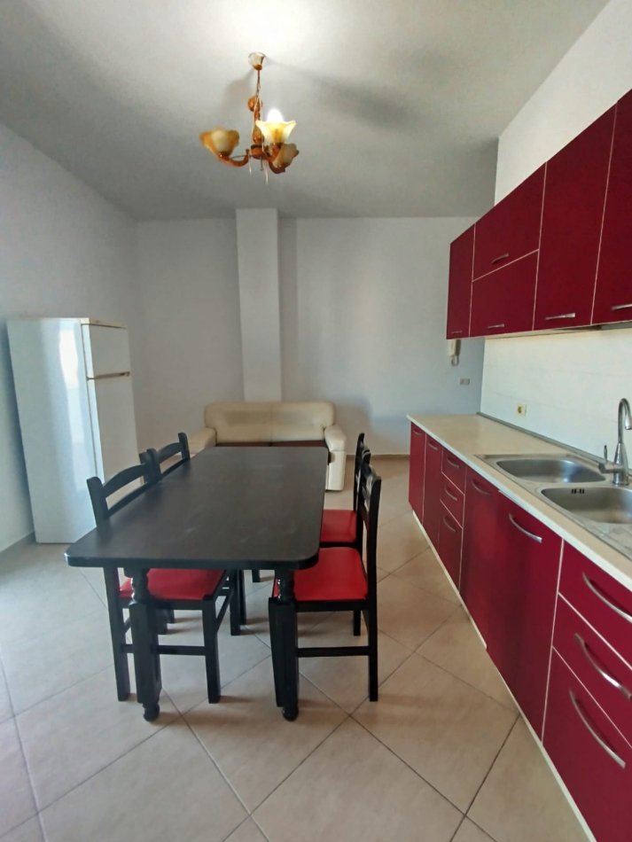 Durres, jepet me qera apartament 1+1+Ballkon Kati 7, 78 m² 250 € (Aleksander Goga)