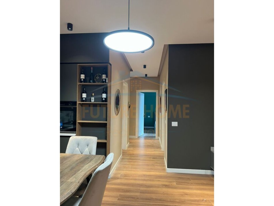 Tirane, jepet me qera apartament 2+1 Kati 5, 100 m² 750 € (Fusha e Aviacionit)