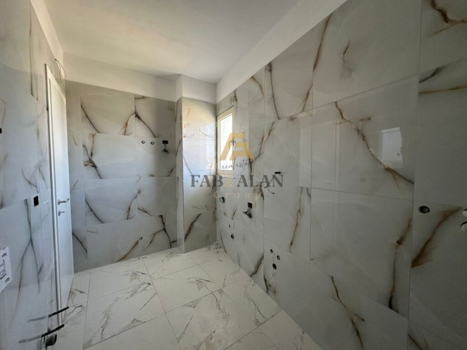 Durres Plazh, shitet apartament 1+1+Verande Kati 3, 80 m² 80.000 € (Plazhi Iliria)