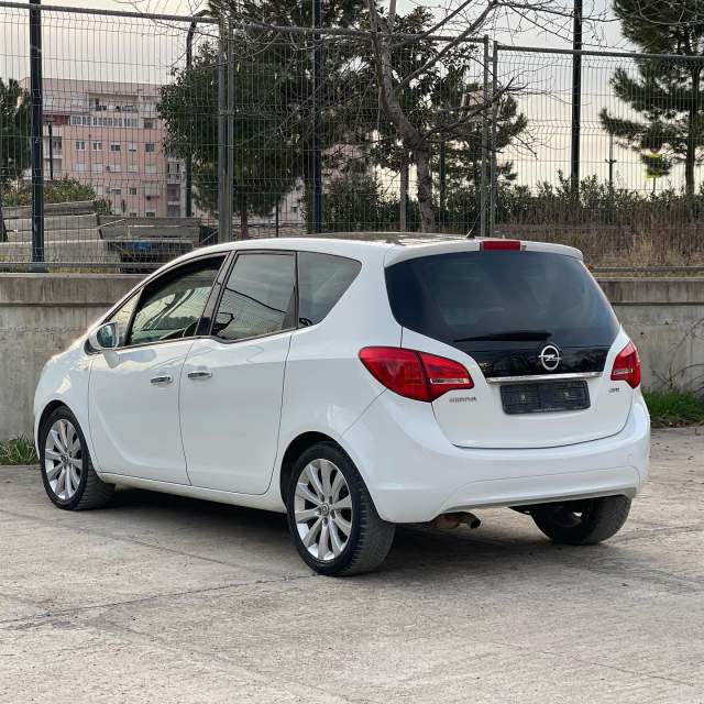 Tirane, shes makine Opel MERIVA Viti 2011, 6800 Euro