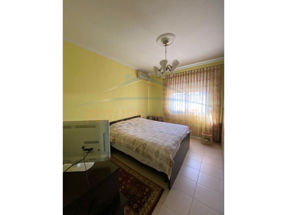 Tirane, shitet apartament 3+1+Ballkon Kati 5, 134 m² 185.000 € (RRUGA BARDHYL)