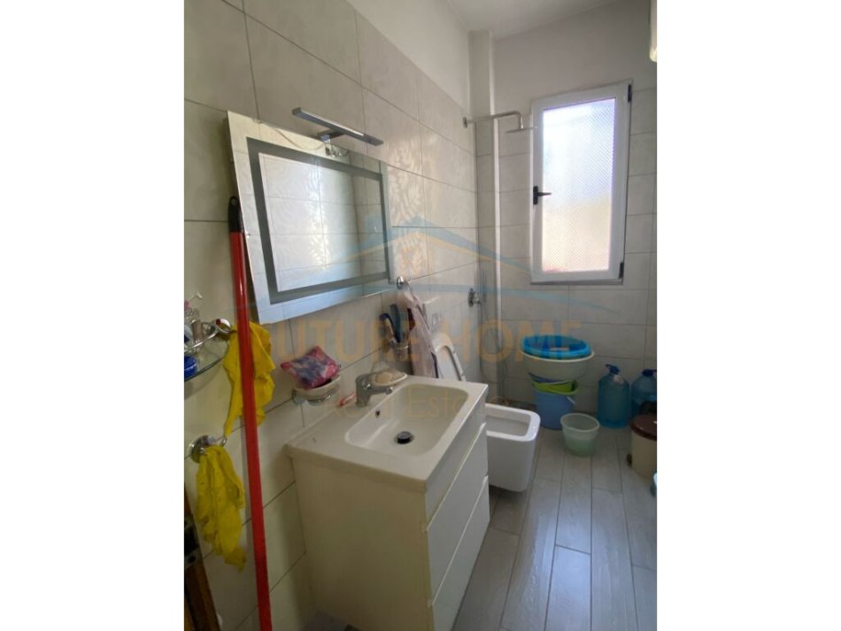 Tirane, shitet apartament 3+1+Ballkon Kati 5, 134 m² 185.000 € (RRUGA BARDHYL)
