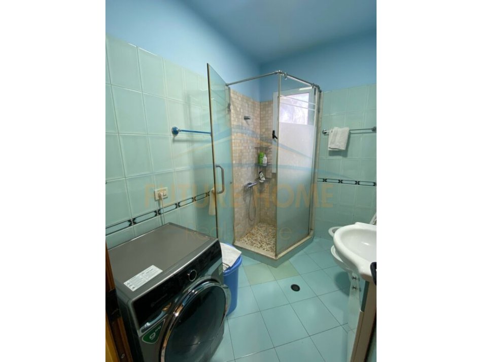 Tirane, shitet apartament 3+1+Ballkon Kati 5, 134 m² 185.000 € (RRUGA BARDHYL)