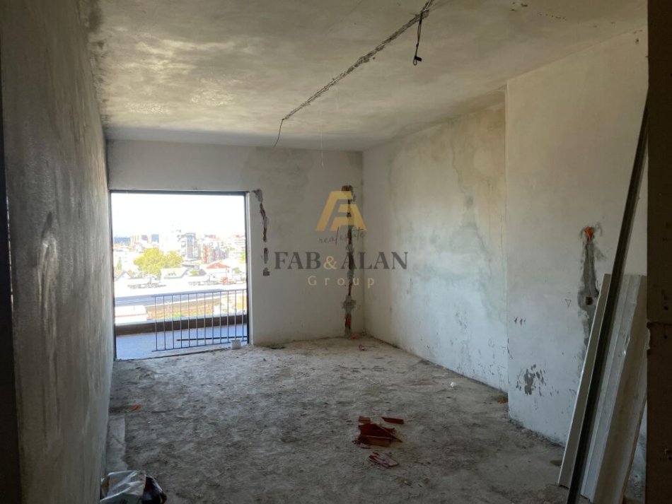 Tirane, shitet apartament 1+1 Kati 5, 78 m² 102.000 € (Shkoze)