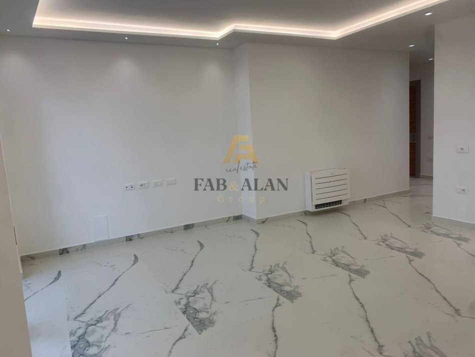Tirane, jepet me qera apartament 2+1+2 Kati 6, 106 m² 1.000 € (Mine Peza) TEK DONIKA CENTER