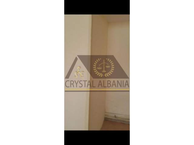Tirane, jepet me qera dyqan Kati 1, 40 m² 30.000 Leke (Rruga Ali Baushi)