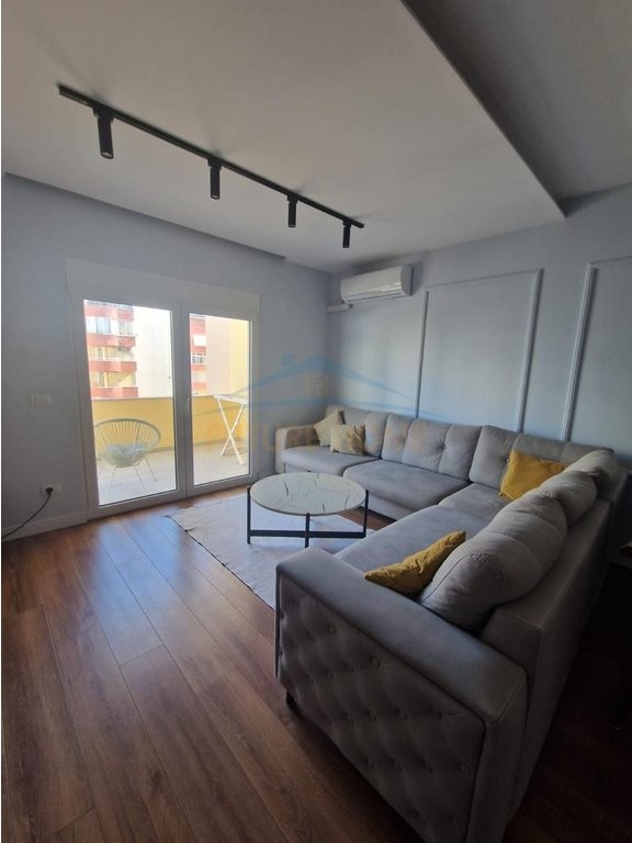Durres, jepet me qera apartament 1+1+Ballkon Kati 6, 60 m² 500 € (Vollga)