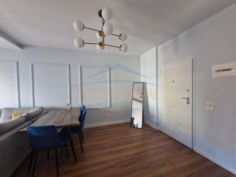 Durres, jepet me qera apartament 1+1+Ballkon Kati 6, 60 m² 500 € (Vollga)