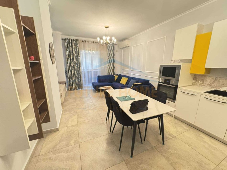Tirane, shitet apartament 2+1+Ballkon Kati 5, 92 m² 165.000 € (unaza e re)