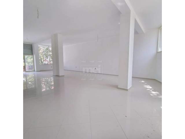 Tirane, jepet me qera ambjent biznesi Kati 0, 115 m² 400 Euro (Liqeni i Thate)