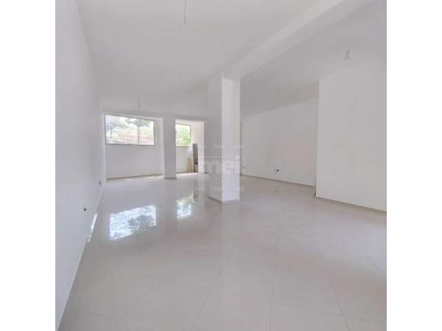 Tirane, jepet me qera ambjent biznesi Kati 0, 115 m² 400 Euro (Liqeni i Thate)