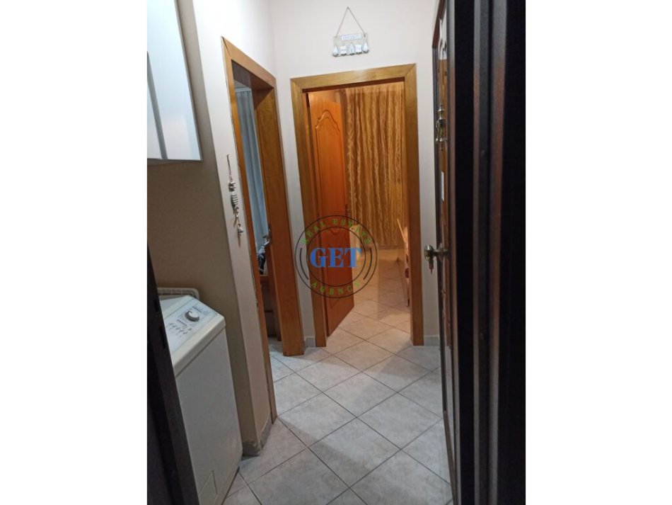 Durres, jepet me qera apartament 1+1+Ballkon Kati 1, 72 m² 270 € (Shkembi i Kavajes)