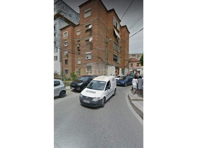 Tirane, shes ambjent biznesi Kati 0, 44 m² 92.400 Euro (ATSH)
