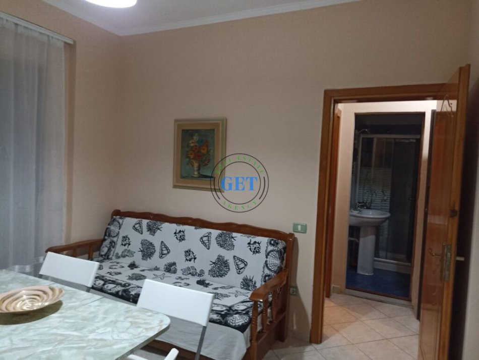 Durres, jepet me qera apartament 1+1+Ballkon Kati 1, 72 m² 270 € (Shkembi i Kavajes)