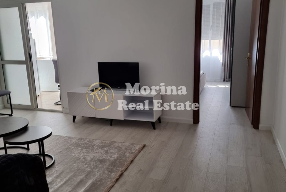 Tirane, jepet me qera apartament 1+1 Kati 3, 65 m² 650 € (Komuna Parisit)