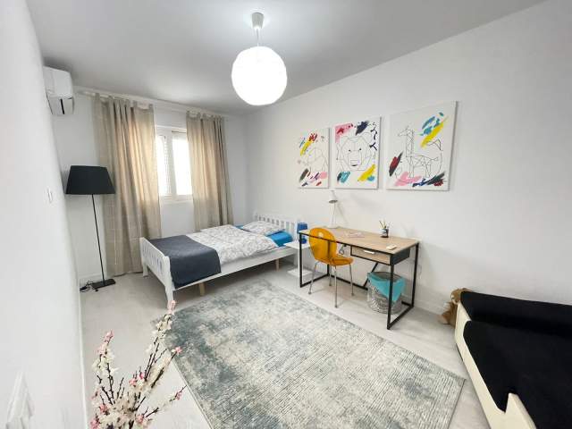 Tirane, jepet me qera apartament 2+1 Kati 6, 95 m² 450 Euro (Qender)