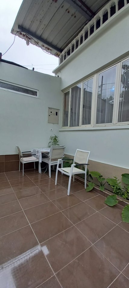 Tirane, jepet me qera apartament 1+1 Kati 1, 400 € (Prane Postes Selite)