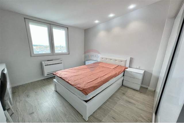 Tirane, shitet apartament 2+1+BLK Kati 11, 94 m² 135.000 Euro (Komuna Parisit)