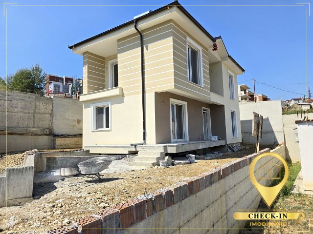 Tirane, shitet Vile 2 Katshe , 225 m² 405.000 € (Sauk i Ri)