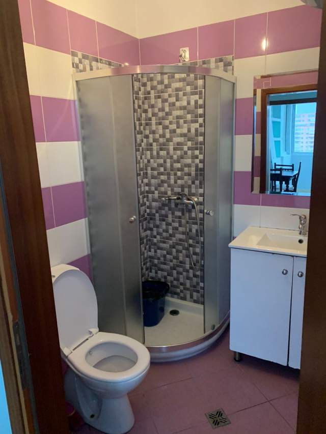 Tirane, jepet me qera apartament 1+1 Kati 12, 70 m² 400 Euro (Ish Ekspozita)