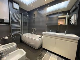 Tirane, jap me qera apartament 3+1+BLK Kati 8, 125 m² 800 Euro (KOMPLEKSI KONTAKT, 21 DHJETORI)