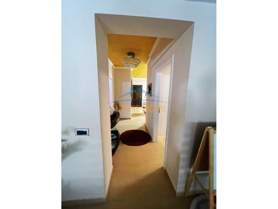 Durres, shitet apartament 3+1+Ballkon Kati 1, 200 m² 300.000 € (Bulevardi Kryesor, Durres)
