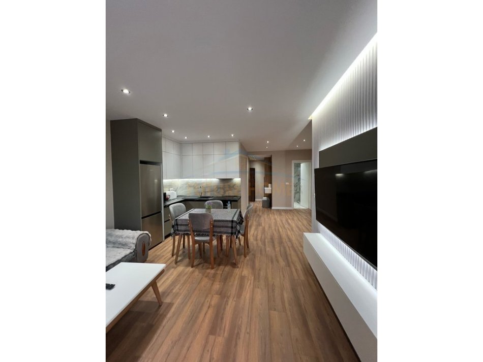 Tirane, jepet me qera apartament 2+1 Kati 4, 66 m² 600 € (Unaza e re)