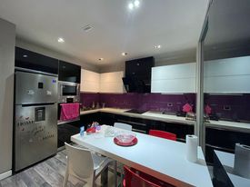 Tirane, jap me qera apartament 3+1+BLK Kati 8, 125 m² 800 Euro (KOMPLEKSI KONTAKT, 21 DHJETORI)