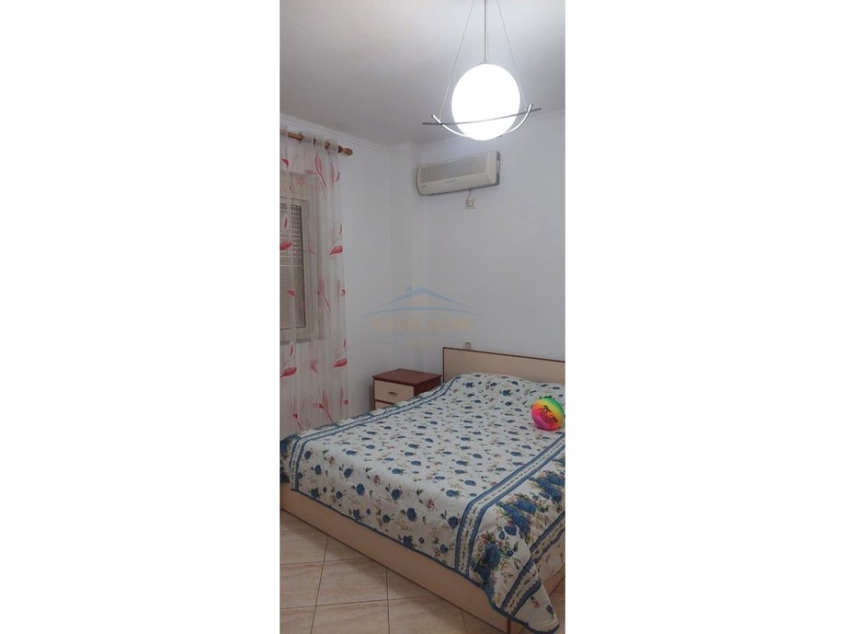 Mali Robit, jepet me qera apartament 1+1 Kati 5, 61 m² 300 € 