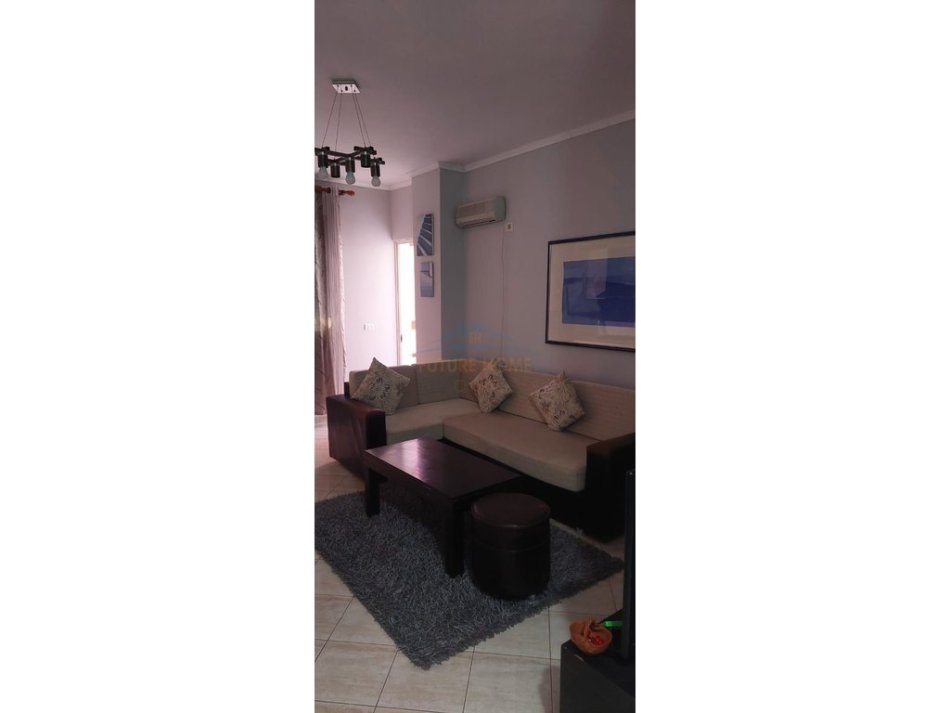 Durres, jepet me qera apartament 1+1 Kati 5, 61 m² 300 € (Mali Robit)