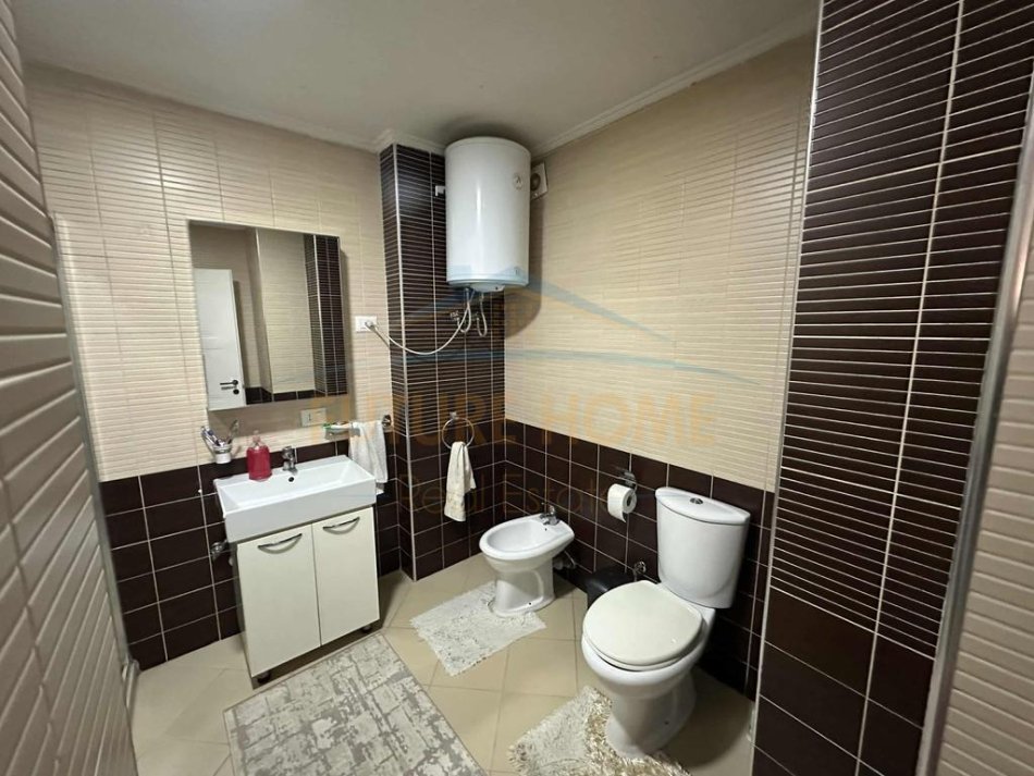 Tirane, jepet me qera 2+1 Kati 3, 95 m² 550 € (Unaza e re)