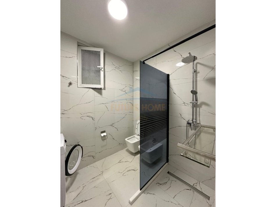 Durres, jepet me qera apartament 1+1 Kati 1, 93 m² 300 € (Golem)