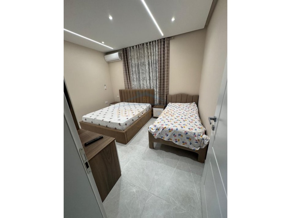 Durres, jepet me qera apartament 1+1 Kati 1, 93 m² 300 € (Golem)
