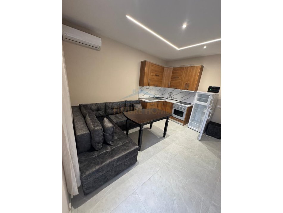 Durres, jepet me qera apartament 1+1 Kati 1, 93 m² 300 € (Golem)
