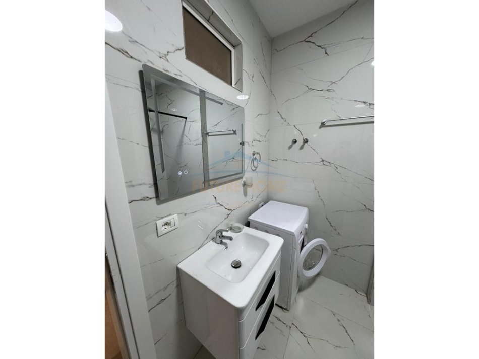 Durres, jepet me qera apartament 1+1 Kati 1, 93 m² 300 € (Golem)