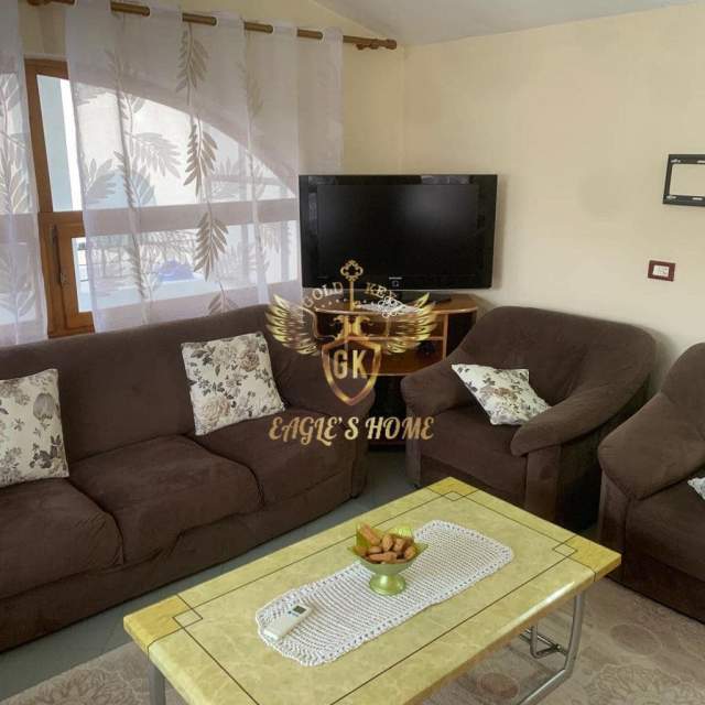 Durres, jepet me qera apartament 2+1 Kati 4, 350 Euro (Qender,Durres)