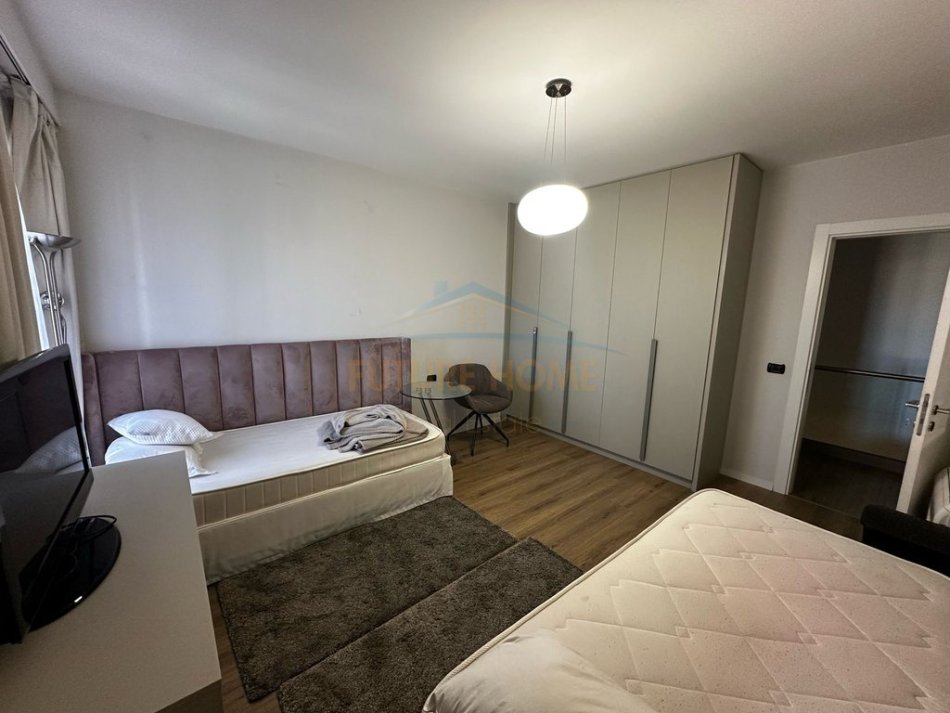 Tirane, jepet me qera apartament duplex Dublex Kati 8, 133 m² 1.500 € (rruga e kavajes)