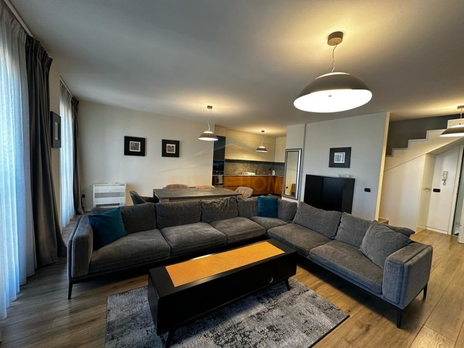 Tirane, jepet me qera apartament duplex Dublex Kati 8, 133 m² 1.500 € (rruga e kavajes)