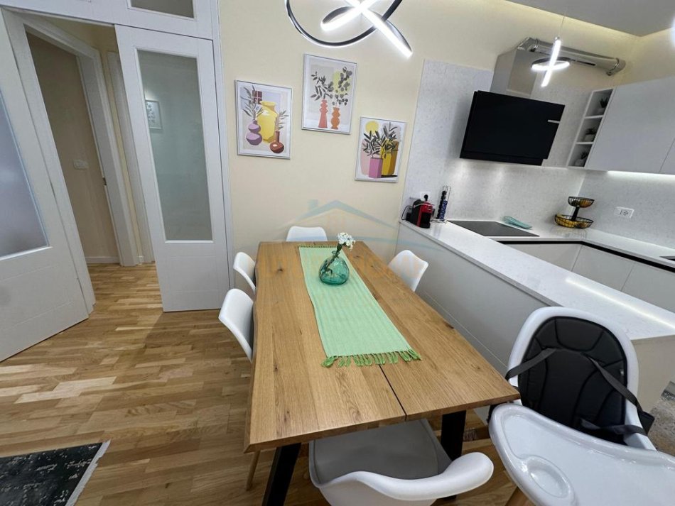 Tirane, shitet apartament 2+1+Ballkon Kati 0, 92 m² 249.000 € (liqeni i thate)