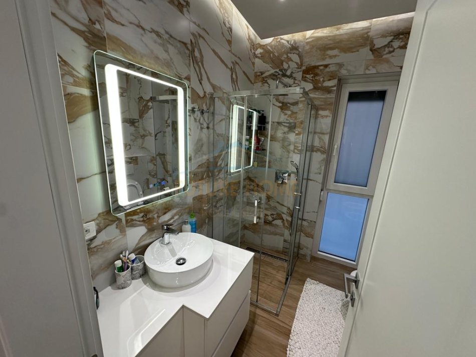 Tirane, shitet 2+1 Kati 0, 82 m² 249.000 € (Liqeni i That)
