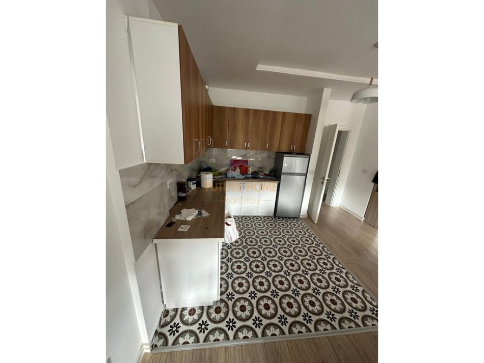 Tirane, shitet apartament 1+1+Ballkon Kati 4, 72 m² 143.500 € (kopeshti zologjik)