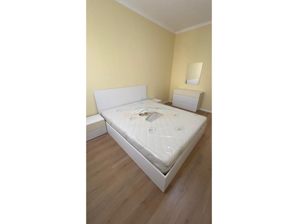 Tirane, jepet me qera apartament 2+1+Ballkon Kati 4, 100 m² 550 € (yzberisht tirane)
