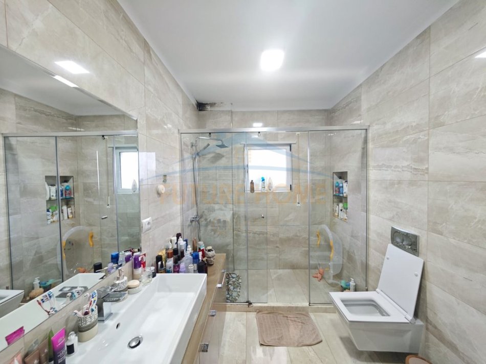 Tirane, shitet apartament 2+1+Aneks+Ballkon Kati 1, 111 m² 240.000 € (Liqeni i Thate)
