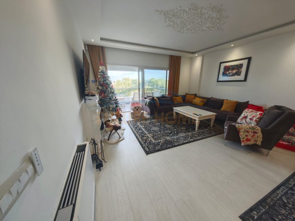 Tirane, shitet apartament 2+1+Ballkon Kati 1, 126 m² 275.000 € (Liqeni i Thate, Tirane)