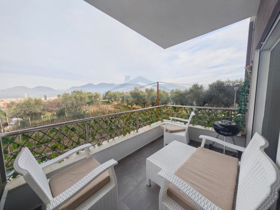 Tirane, shitet apartament 2+1+Aneks+Ballkon Kati 1, 111 m² 240.000 € (Liqeni i Thate)
