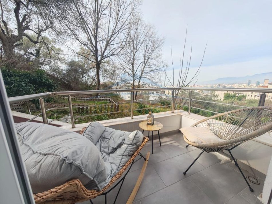Tirane, shitet apartament 2+1+Aneks+Ballkon Kati 1, 111 m² 240.000 € (Liqeni i Thate)