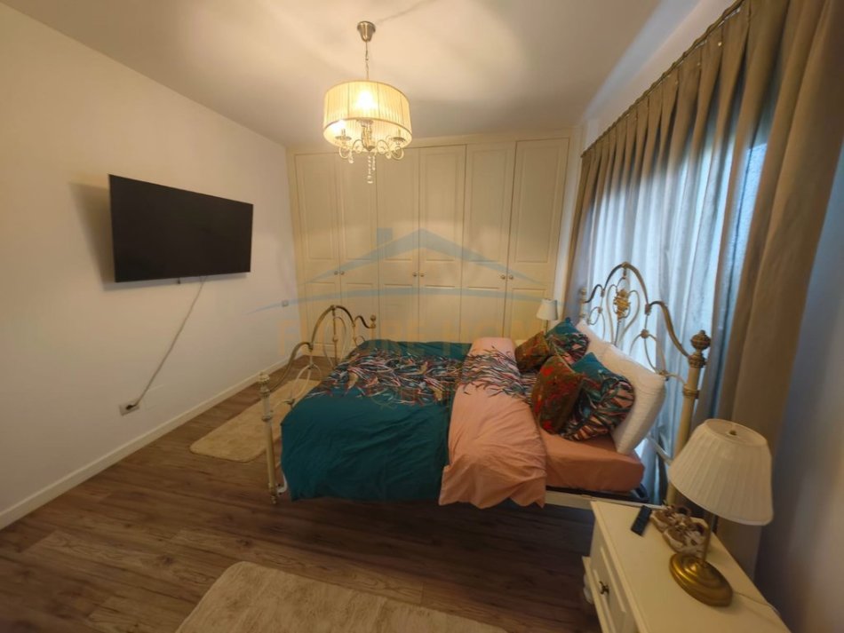 Tirane, shitet apartament 2+1+Aneks+Ballkon Kati 1, 111 m² 240.000 € (Liqeni i Thate)